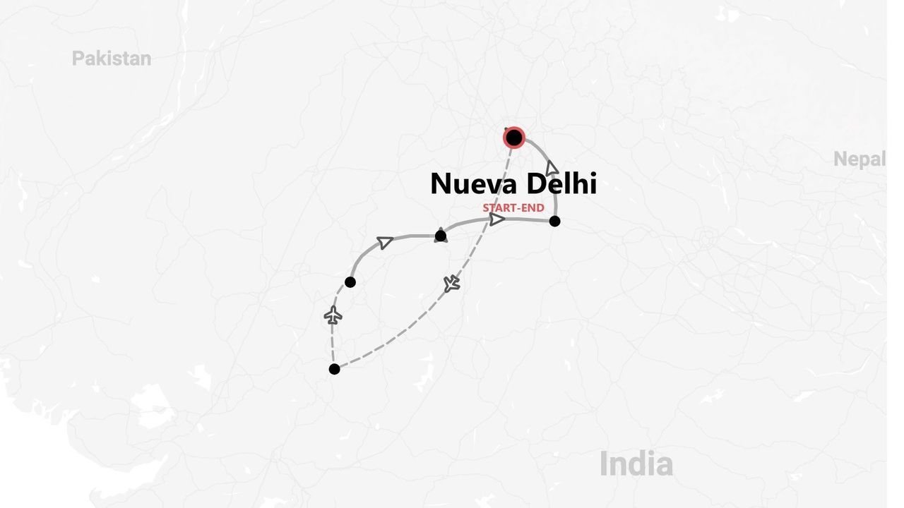 Un mapa que muestra un itinerario de viaje por India, con inicio y fin en Nueva Delhi, con rutas terrestres y aéreas indicadas.