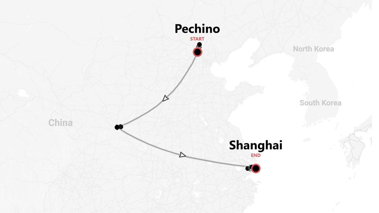 Una mappa stilizzata della Cina che mostra un itinerario di viaggio che parte da Pechino e termina a Shanghai.