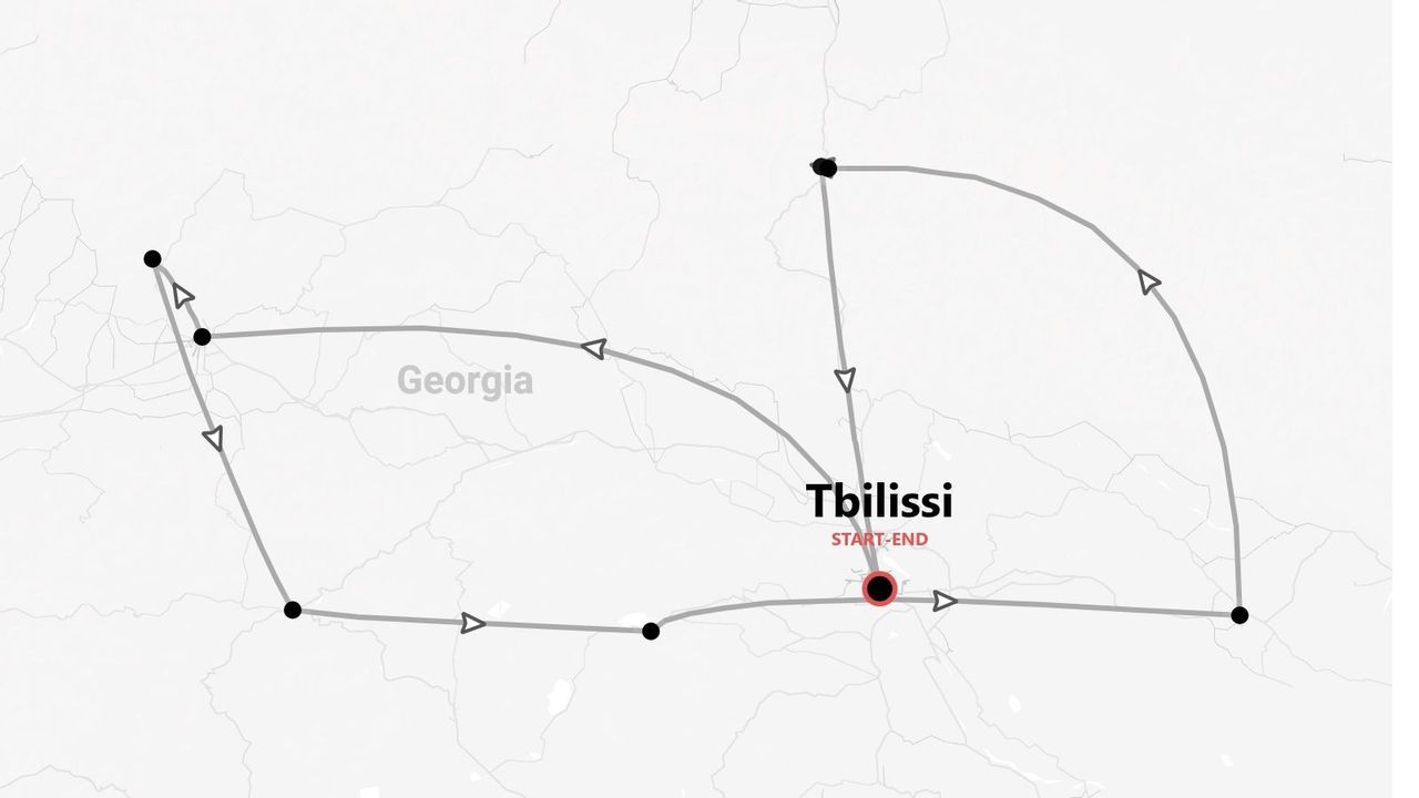 Une carte d'un itinéraire de voyage en Géorgie, montrant un circuit circulaire qui commence et se termine dans la ville de Tbilissi.