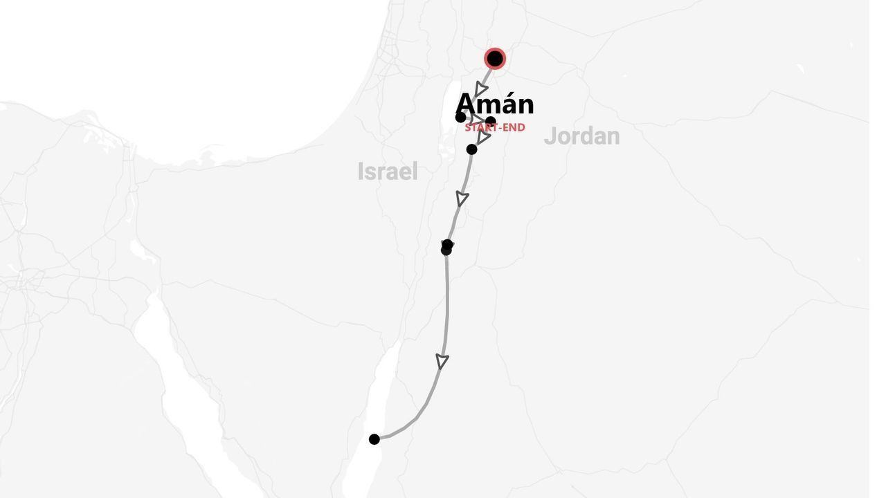 Mapa que muestra un itinerario de viaje en Jordania, comenzando y terminando en la ciudad de Amán, con Israel visible al oeste.