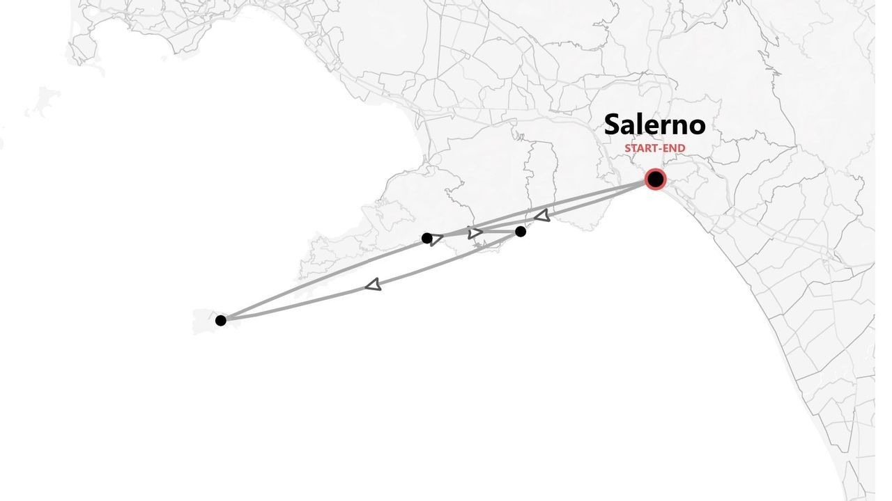 Mappa di un itinerario di viaggio con partenza e arrivo a Salerno e diverse tappe lungo la costa.