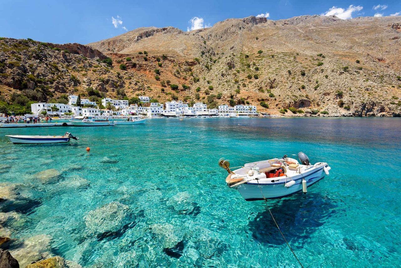 Crète-mer-paysage-bateau-bleu