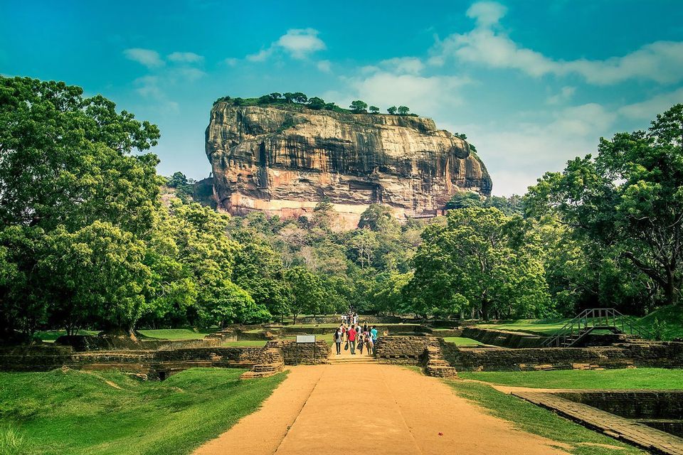 Srilanka-nature-rock-landscape Srilanka-nature-rock-landscape