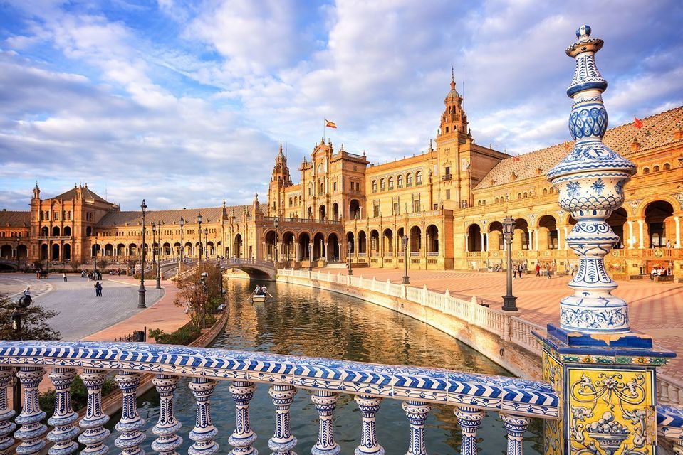 Andalusia-sevilla-lake-center-cathedral