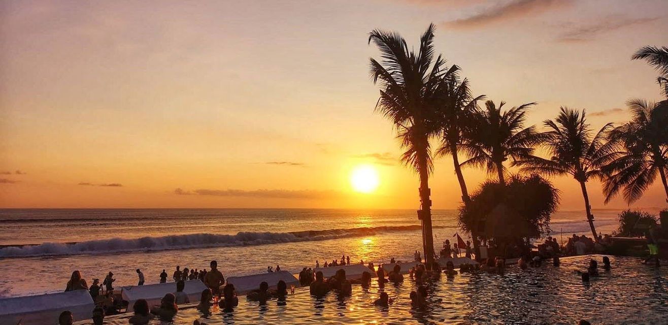 bali-spiaggia-kuta-tramonto-estate.jpeg