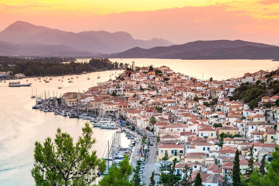 greece-sail-adventure-group-friends-weroad