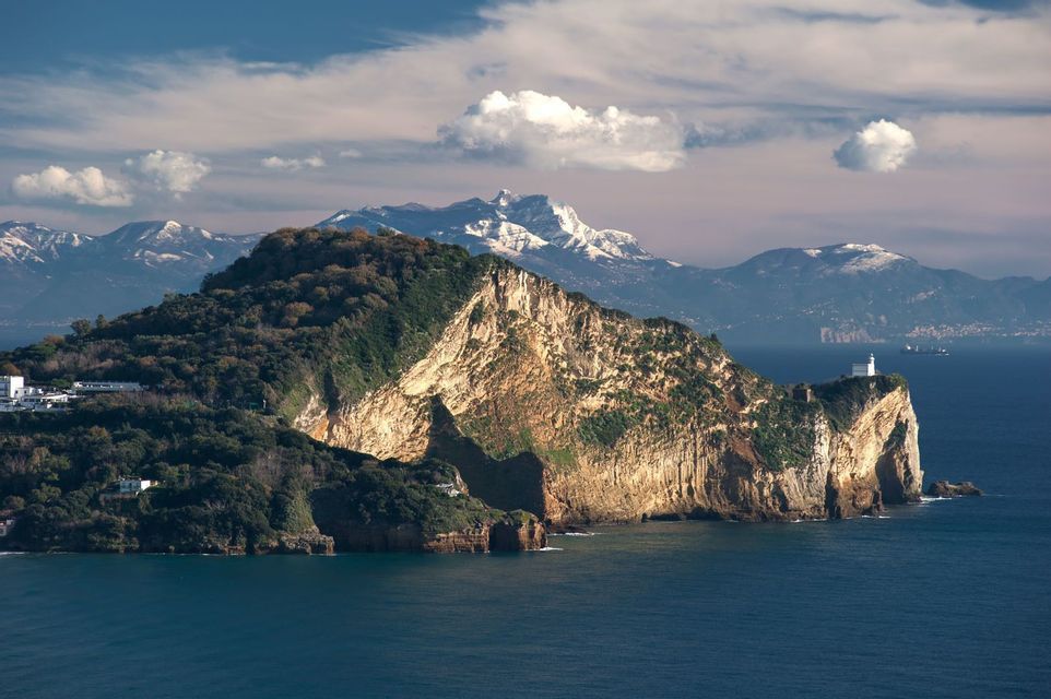 Paisaje natural con mar en la Costa Amalfitana