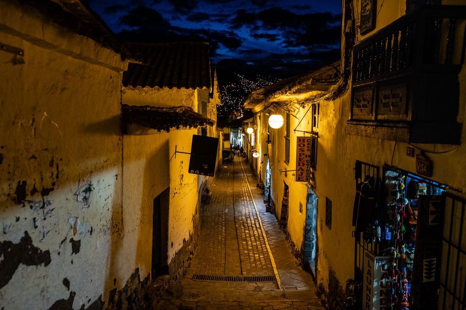peru-city-night-center