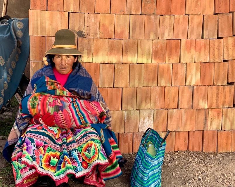 peruvian-girl-local-dress