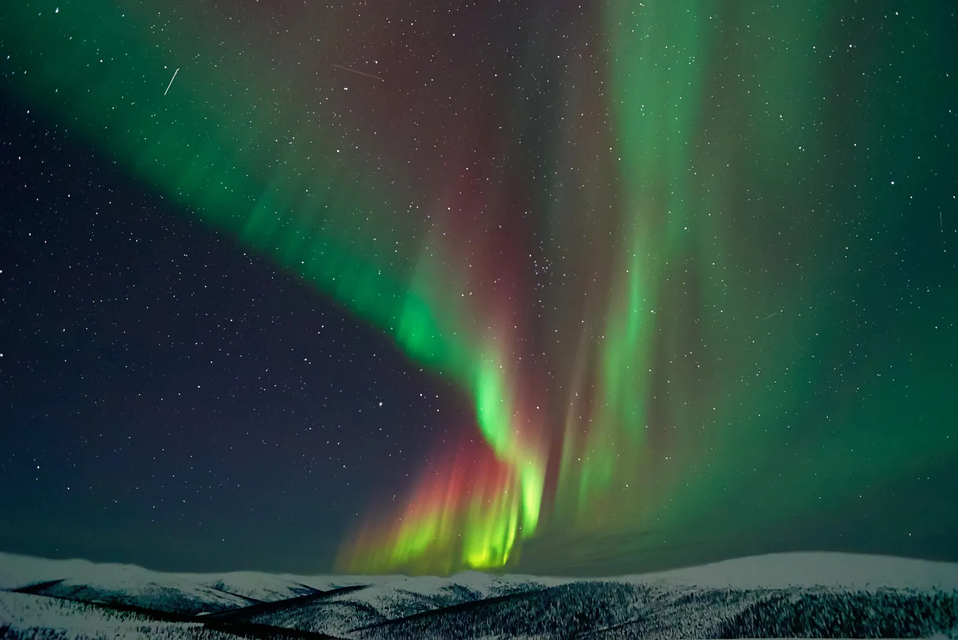 Alla ricerca dell'aurora boreale durante un viaggio in Alaska