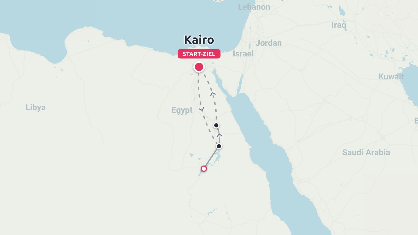 Eine Reiseroutekarte von Ägypten mit gestrichelten Linien, die eine Rundreise mit Start und Ziel in Kairo zeigt.
