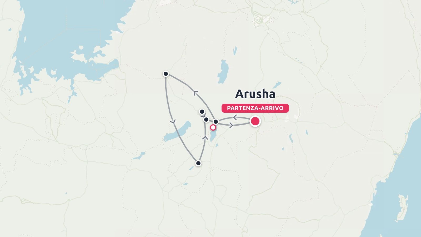 Una mappa dell'itinerario di viaggio con frecce direzionali che inizia e finisce ad Arusha.