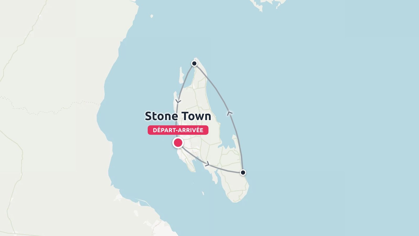 Une carte d'une île montrant un itinéraire de voyage circulaire avec départ et arrivée à Stone Town