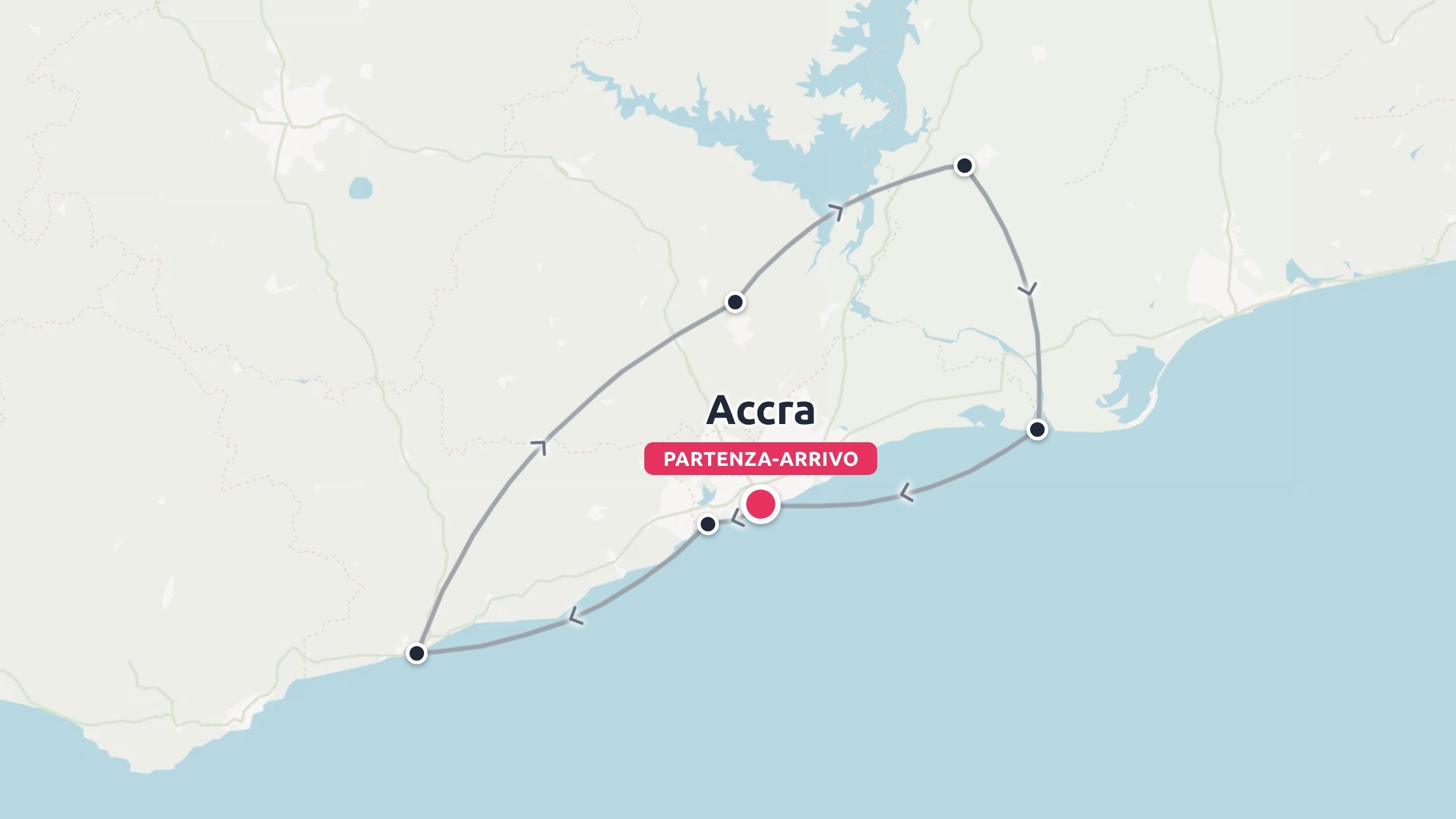 Una mappa di itinerario di viaggio che mostra un percorso circolare con partenza e arrivo ad Accra lungo la costa e nell'entroterra