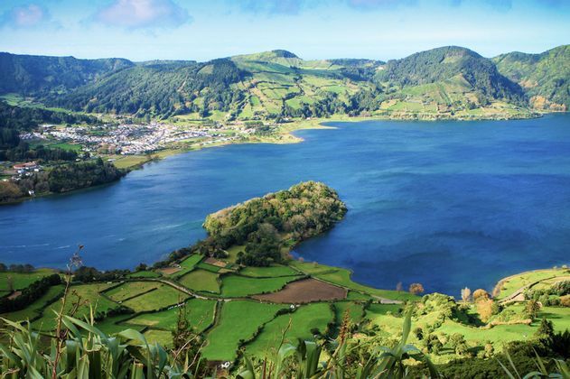 Viaja en grupo con WeRoad con gente de tu edad y descubre Azores a 360 grados