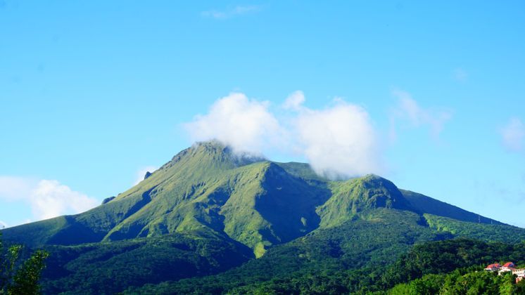 martinica-summer-nature-landscape-tour-group-travel-caribe