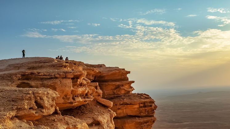 saudi-arabia-nature-landscape-group-travel