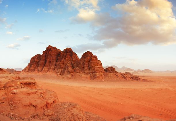 Panorama del deserto del Wadi Rum, in Giordania in estate - WeRoad