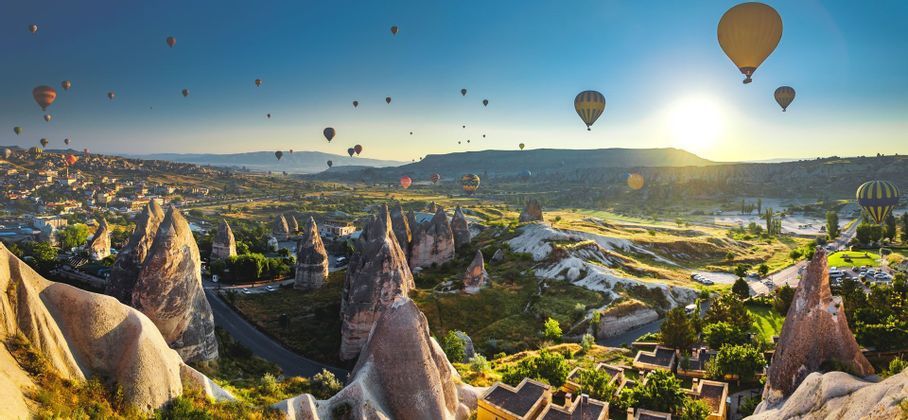 Vorresti fare un giro su una mongolfiera? Parti e fallo con WeRoad nel viaggio di gruppo in Turchia. Vivi vere avventure di gruppo con noi!
