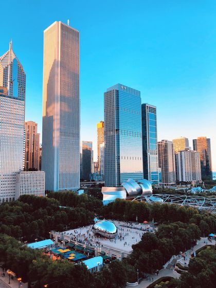 Vorresti visitare Chicago e le sue attrazioni più belle come il Cloud Gate? Parti in viaggio con WeRoad incontrando nuove persone e vivendo nuove avventure in viaggio.