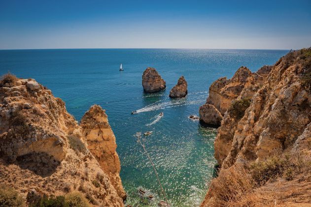 Viaja en grupo con WeRoad con gente de tu edad y descubre Portugal, de Lisboa al Algarve