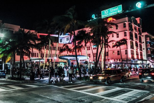 Foto della vita notturna a Miami in Florida in primavera - WeRoad