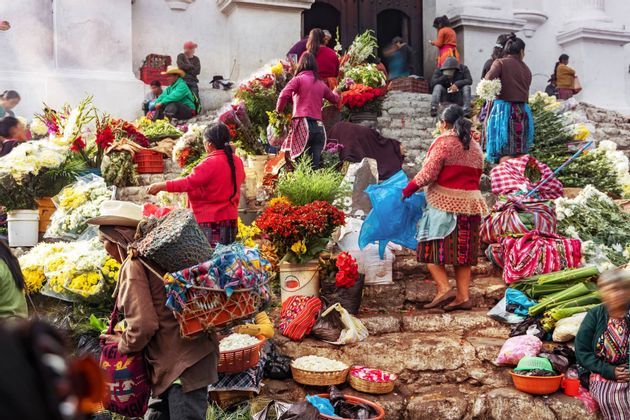Guatemala-market-tradtions-women
