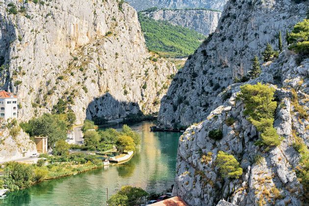 Rocks-river-landscape-summer