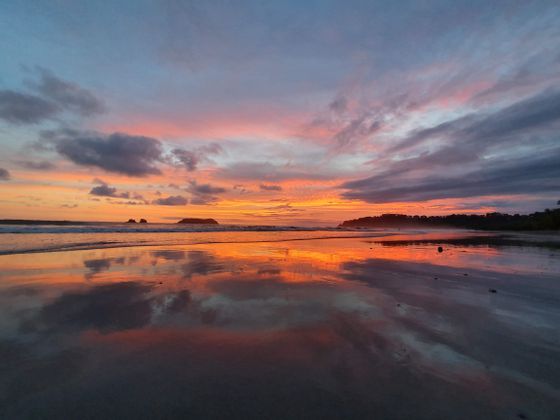 costa-rica-spiaggia-tramonto-agosto-estate.jpg