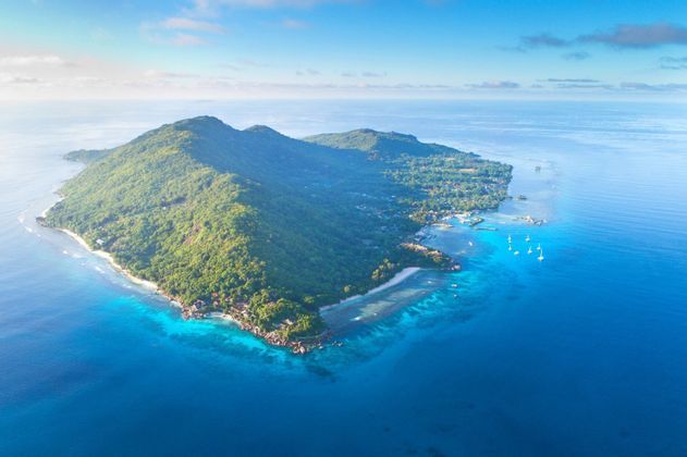 Seychelles: beach life and island discovery