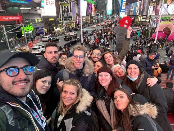 Hai mai pensato di visitare New York in gruppo? Se si abbiamo il viaggio che fa per te. Parti con WeRoad incontrando nuove persone e vivi un esperienza indimenticabile.