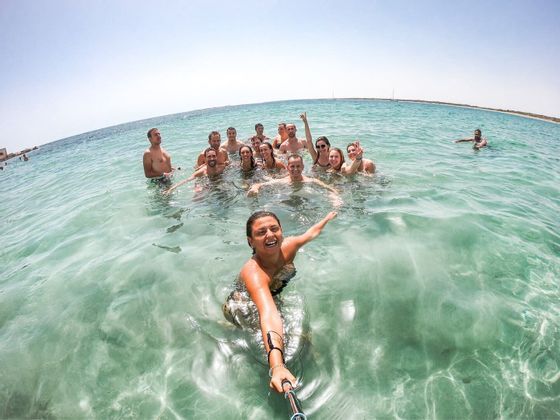 Vuoi fare un viaggio al mare? Parti con noi e goditi il mare in Sardegna con e fai nuove conoscenze con WeRoad.