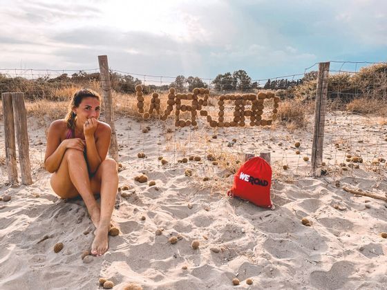 Hai voglia di mare? Parti con noi in Sicilia e fatti un viaggio di gruppo per goderti un mare bellissimo e vivere una vera avventura.