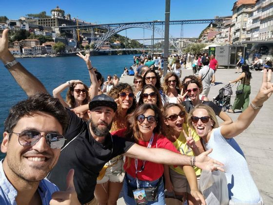 Vuoi fare un viaggio di gruppo in Portogallo? Parti con WeRoad allora incontrando facendo nuove amicizie lungo la strada e vivendo nuove avventure.