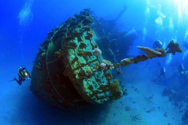 coron-wreck-diving.jpeg