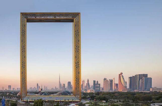 dubai-frame.jpg