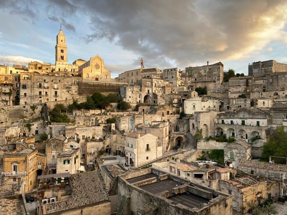 Matera-landscape-rocks-center