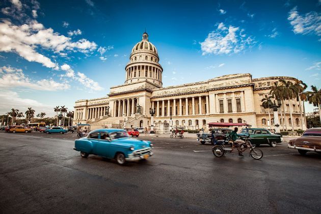 Cuba-havana-car-monument.jpg