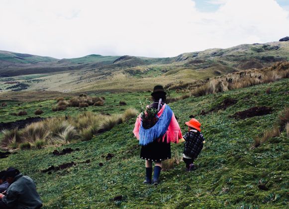Ecuador-landscape-local-family