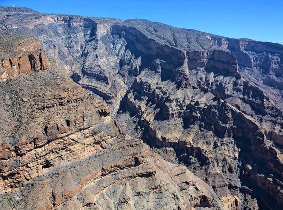6-jebel-shams-canyon-montagne-oman.jpg