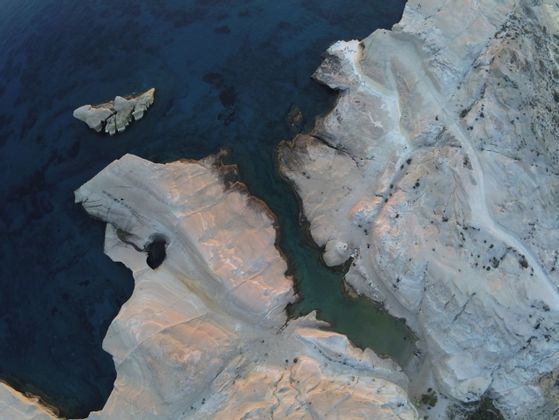 milos-cyclades-cliffs-tour-discover-sea-beach-greece.jpeg