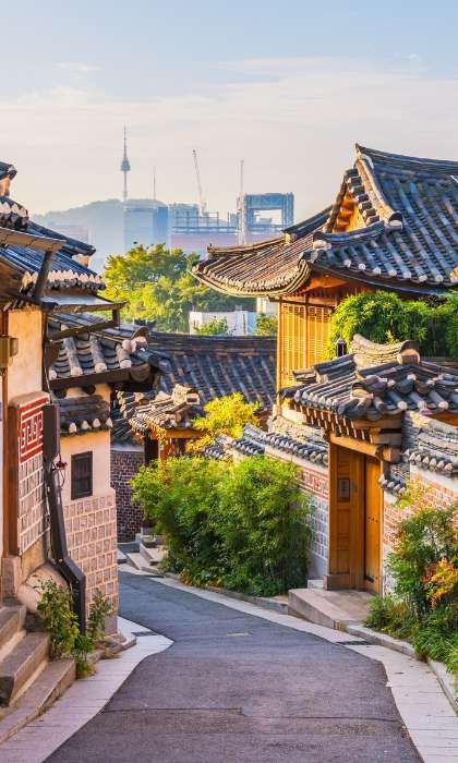 Copertina-mobile-WEROAD-COREA-DEL-SUD-Bukchon-Hanok-Village-420-700-px-1.jpeg