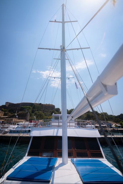 Eros-deck-front.jpg