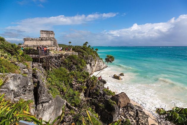 Ti piacerebbe visitare conoscere la storia del Messico visitando luoghi come il sito archeologico Tulum? Allora parti con WeRoad
