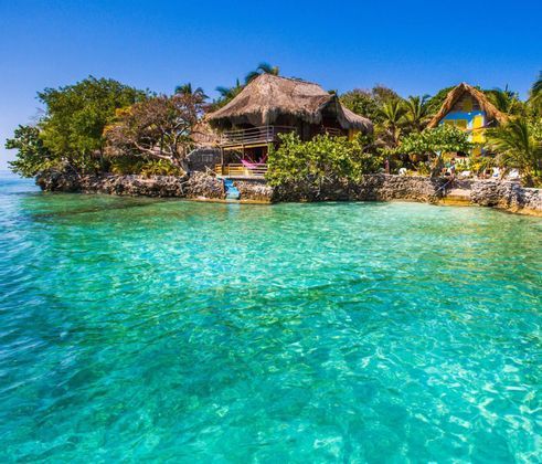 Viaja en grupo con WeRoad con gente de tu edad y descubre Colombia de los Andes al Mar Caribe