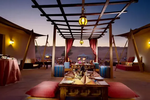 Oman-desert-resort-restaurant-luxuory