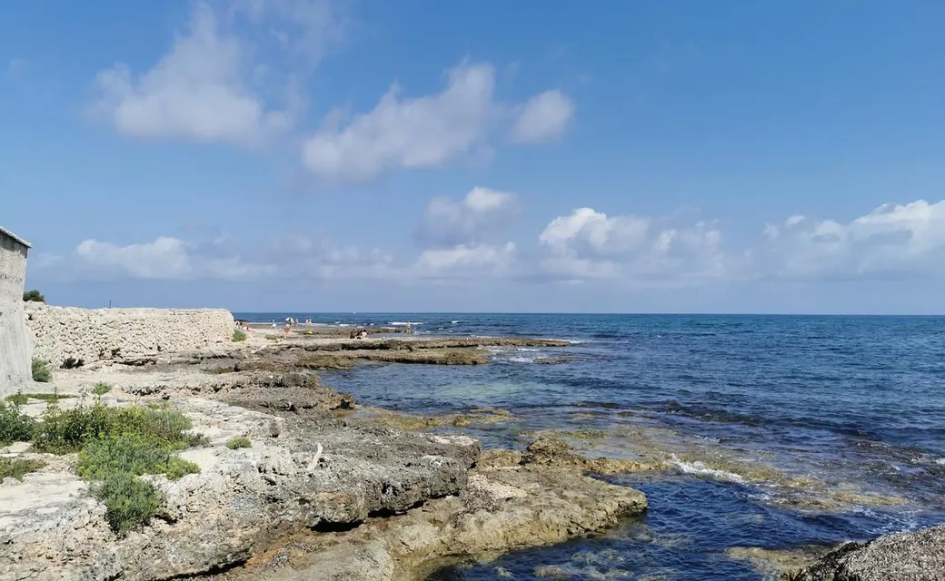 Da spiaggia Cannoni a Cala delle alghe