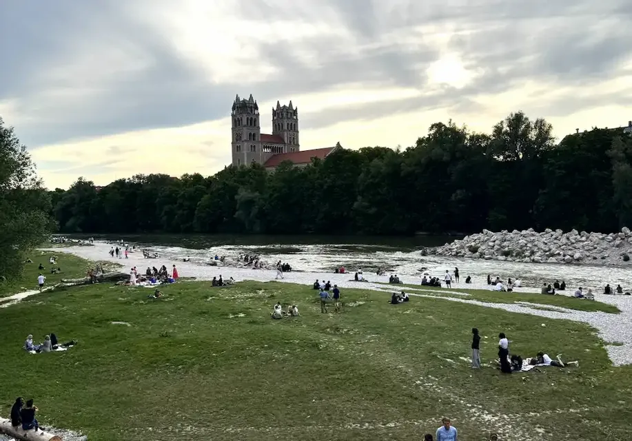 Walking Club: Spaziergang entlang der Isar