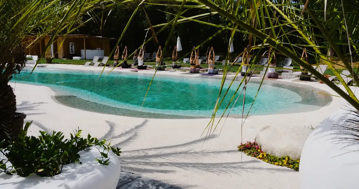 Piscina, Yoga & Pranzo: 2 Giugno in compagnia