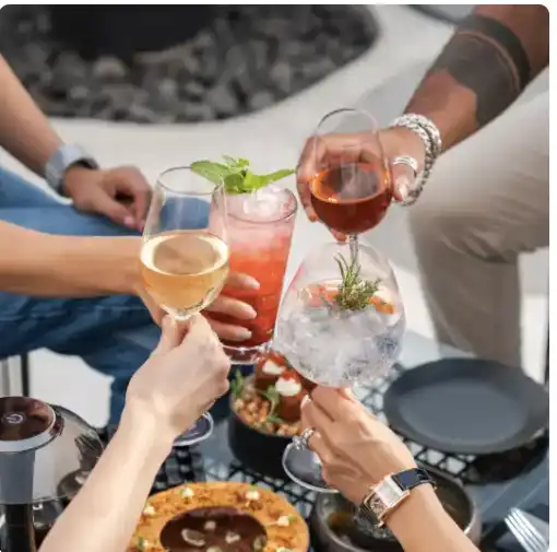 Drinks & New Friends: Make Thursdays Social